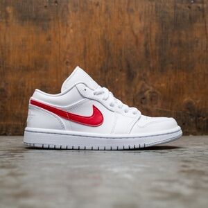 WHITE AND RED WOMEN JORDAN 1